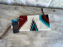 Load image into Gallery viewer, picture of back of wristlet/clutch